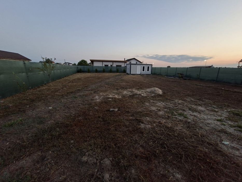 Teren vânzare, intravilan cu anexă gospodărească (container)