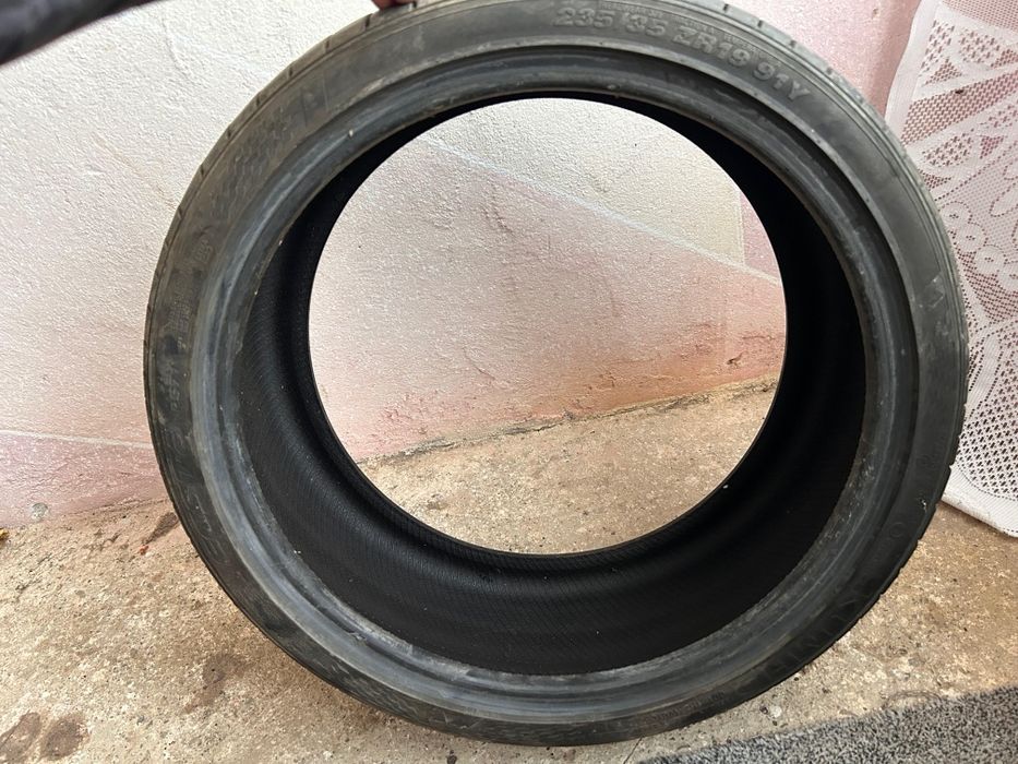 Vând cauciucuri Kumho