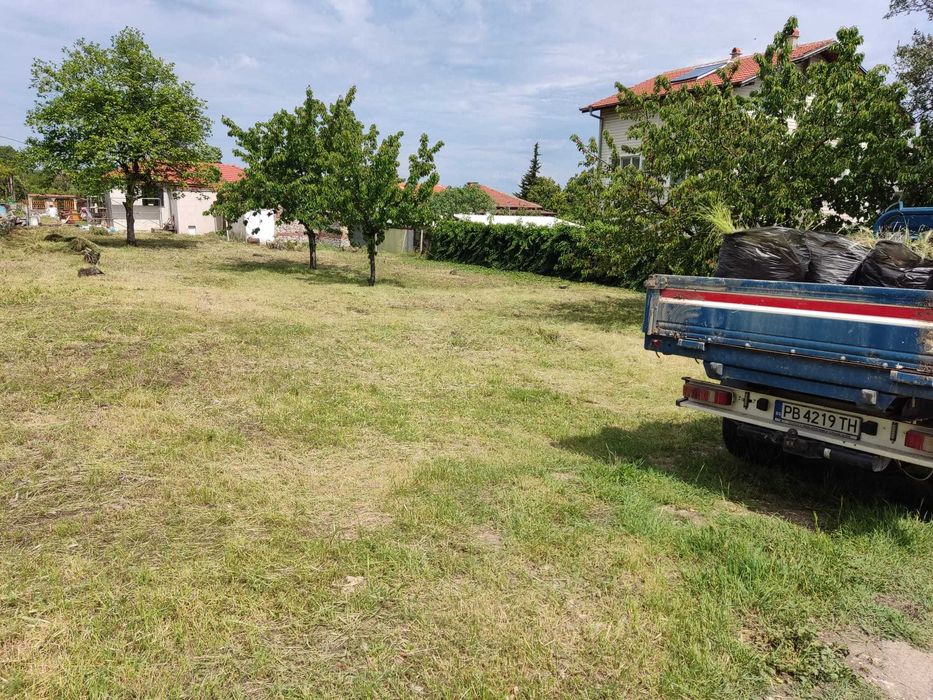 Косене и почистване на запустели дворове и парцели