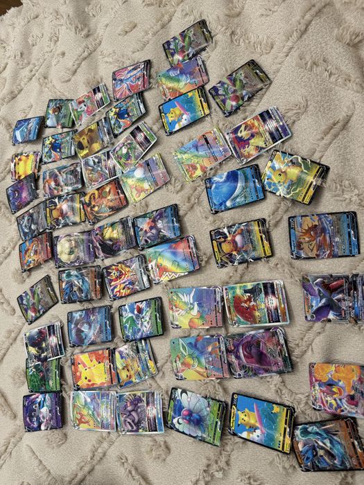Продам карточки Покемон