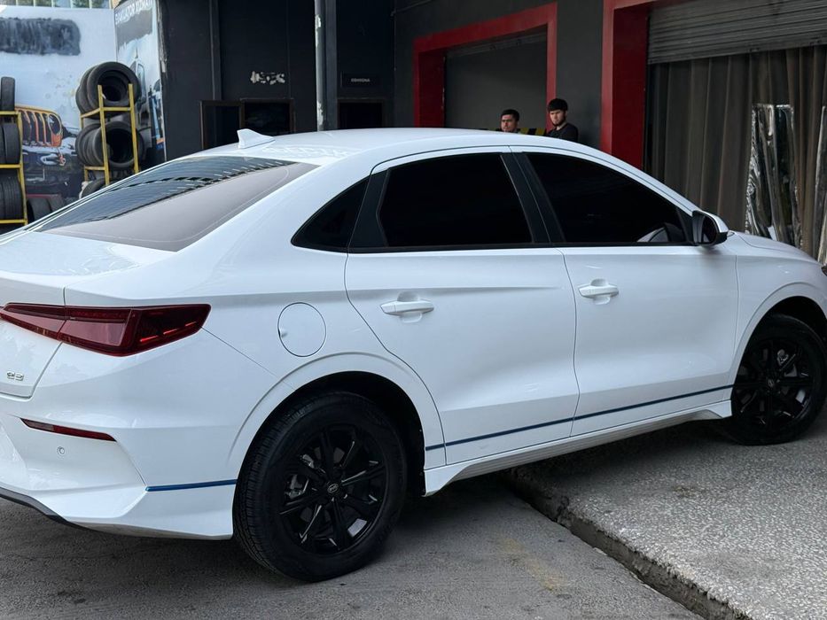 byd e3 sotiladi 2020 56 ming probeg