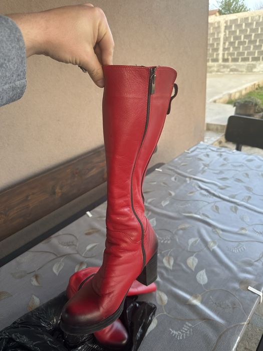 Чисто нови ботуши