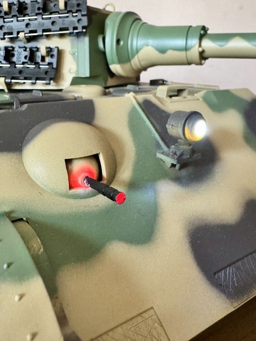 Радиоуправляем RC Танк King Tiger - Платка 7.0, WiFi Камера, Дим и 4 Батерии