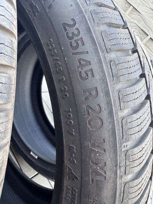 Anvelope iarna 4 buc Continental 235/42/R20 (2 noi,  2 aproape noi)