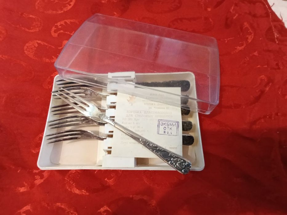 Ложки вилки ножи СССР мельхиор , нержавейка