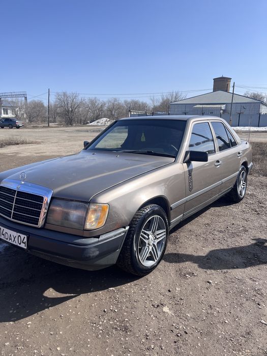 Продам мерседес 124