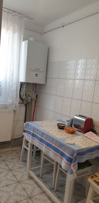 Inchiriez apartament