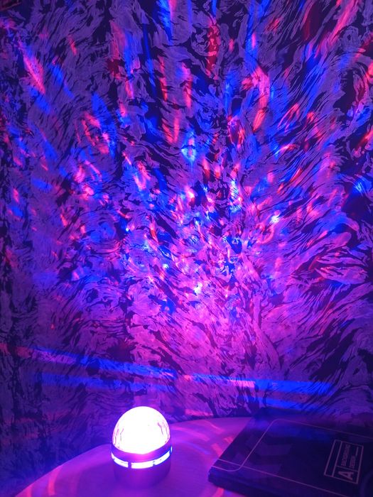 Led cu 6 lumini ,cu încărcător,cu telecomanda