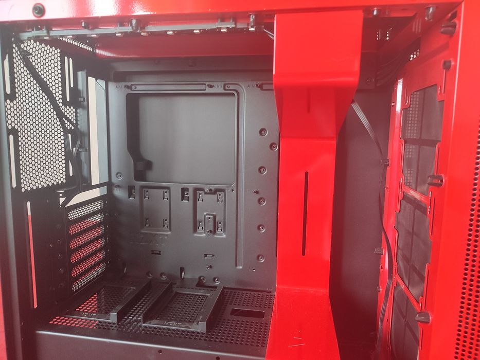 Carcasa NZXT H700B