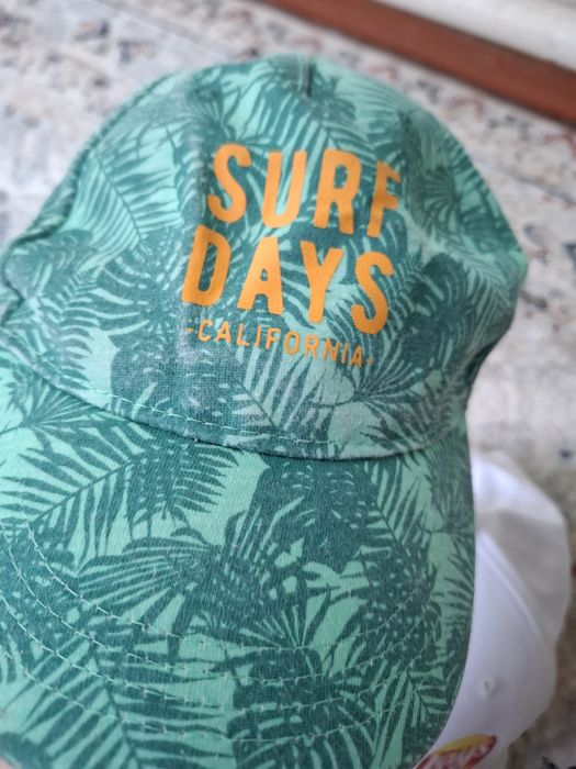 Продам срочно кепки за все 2000