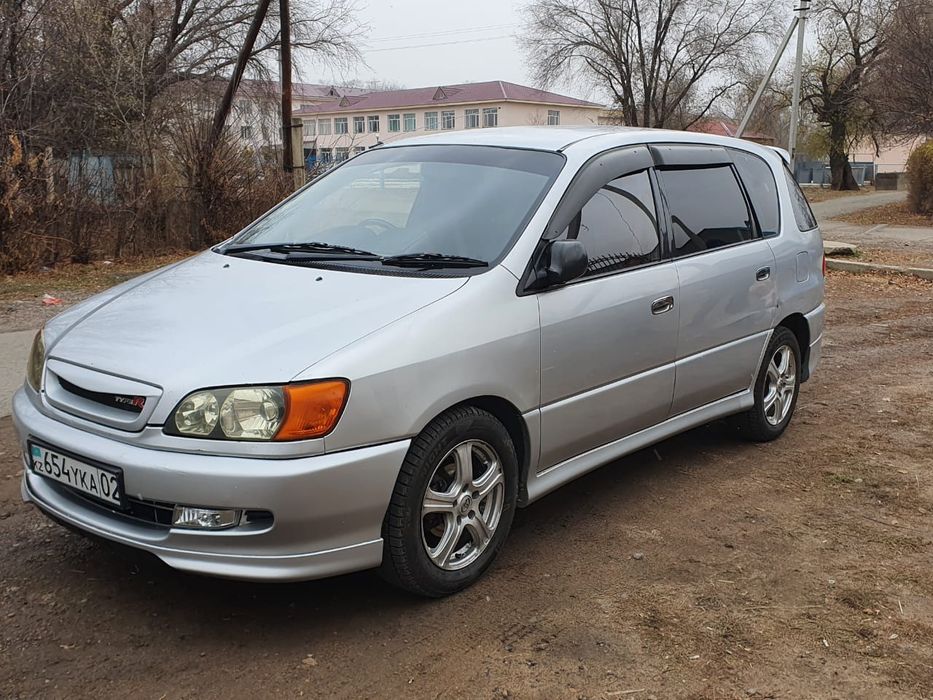 Тюнинг решетка на Toyota Ipsum Picnic