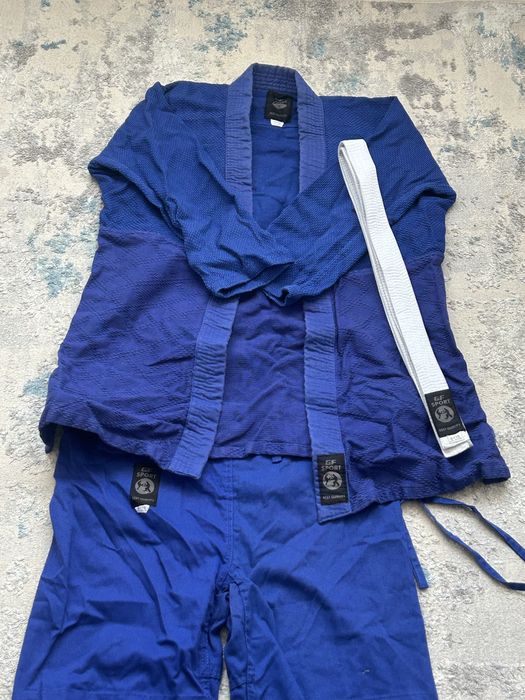 Продаеться кимано