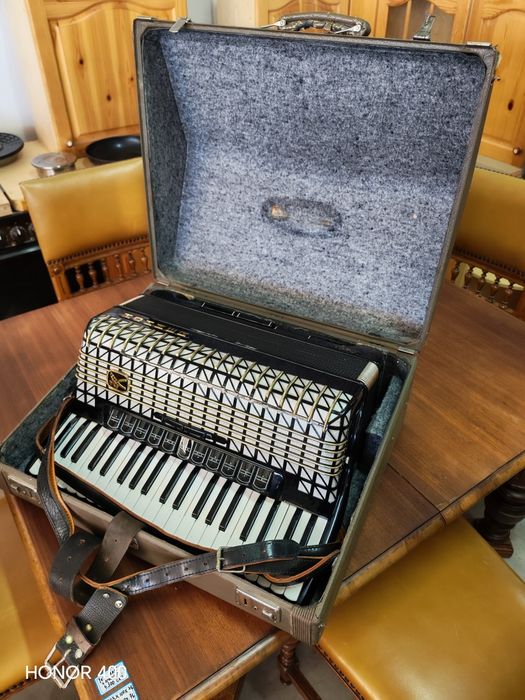 Hohner Atlantic IV adus recent din Germania