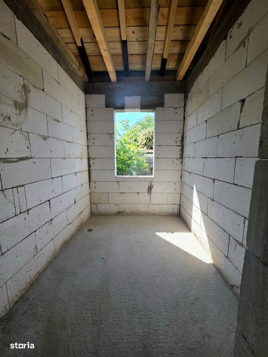 De vanzare casa noua la 6 min de Roman, teren de 825mp, terasa, 74900e