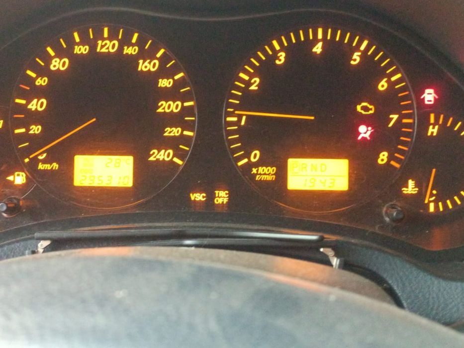 Продам тойота авенсис