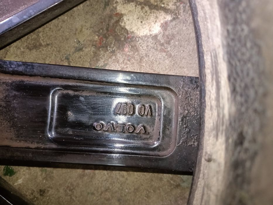 Продавам джанти 18" (цола) 5х108 вътрешен 64.3 оригинални Волво