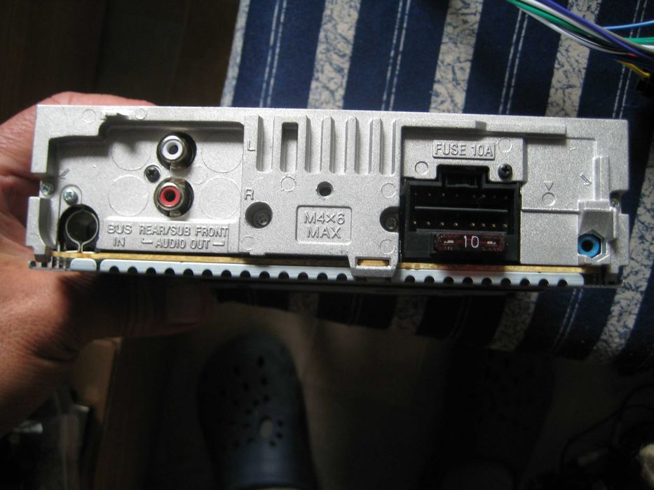 Продавам Sony CDX-GT450U 52WХ4