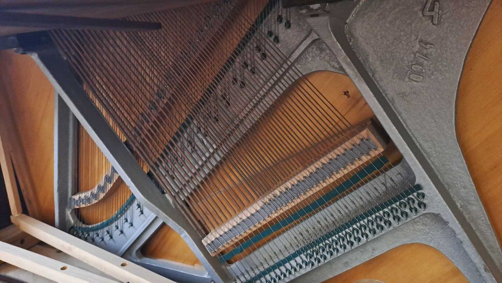 Пиано в отлично състояние