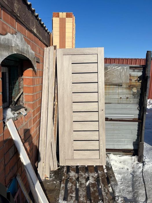 Двери межкомнатные б/у, недорого продам.