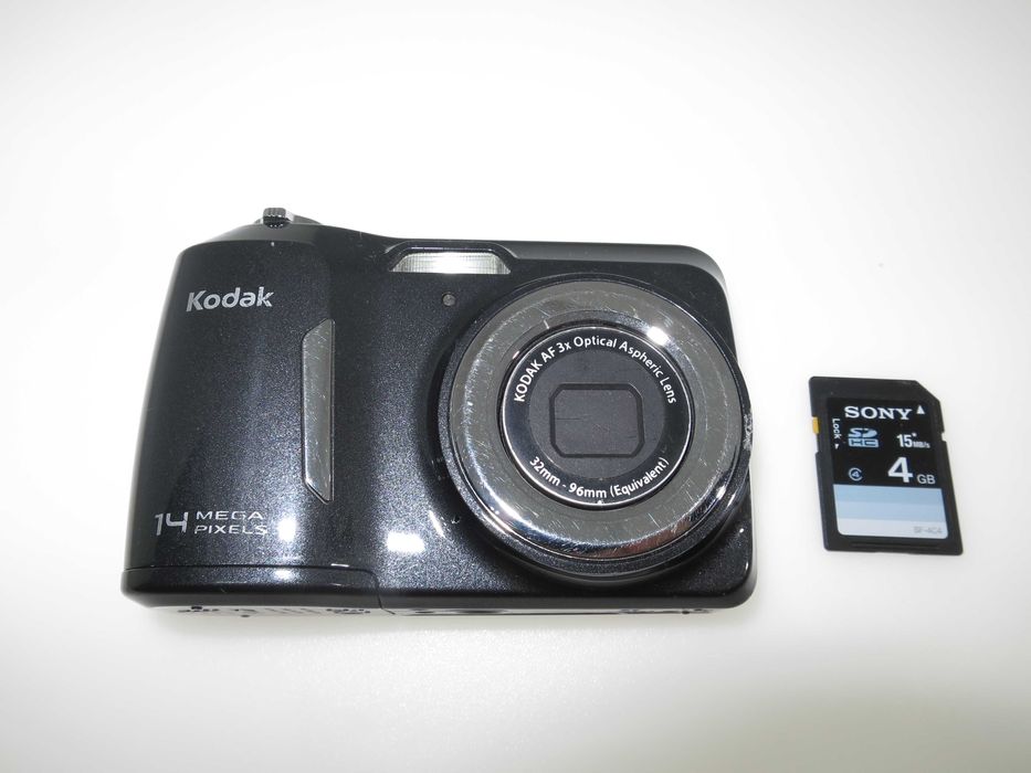 Kodak EasyShare C183 компактен цифров фотоапарат ретро дигитална камера 14 мегапиксела, работи отлично и прави снимки със страхотни Кодак цветове