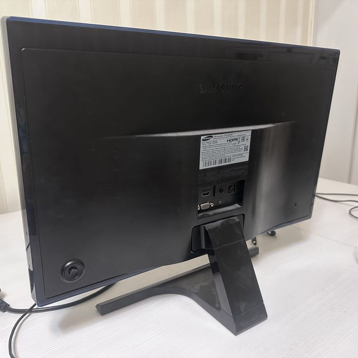 Монитор от Samsung