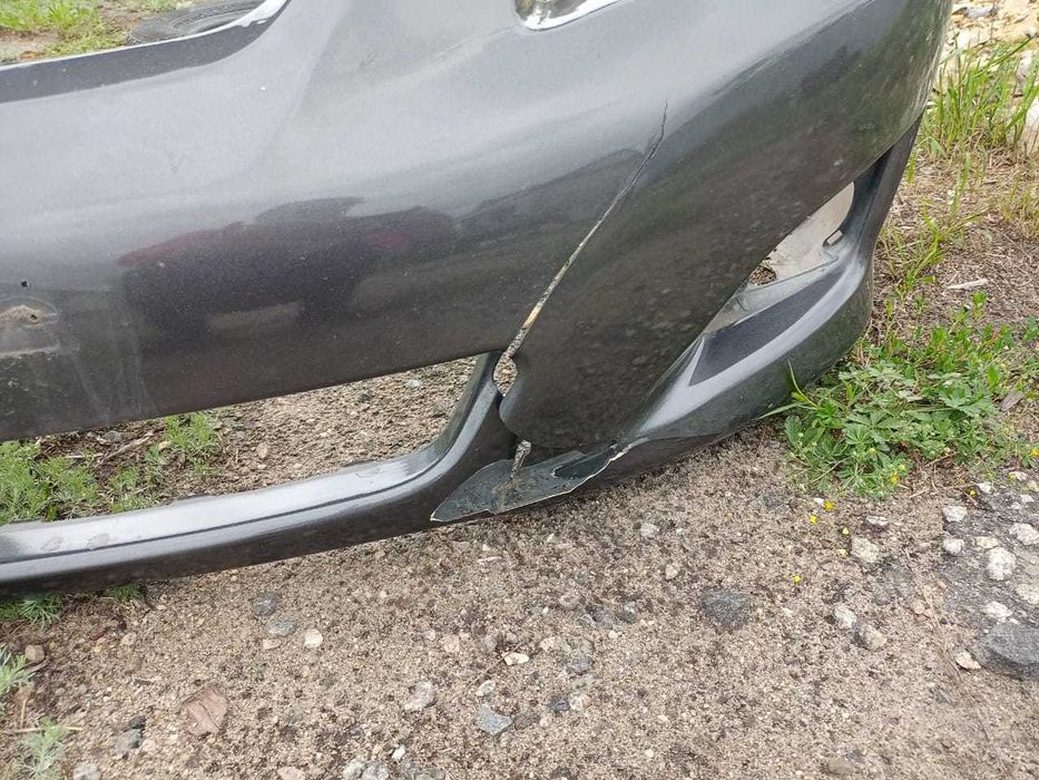 Продам бампер на Toyota Corolla