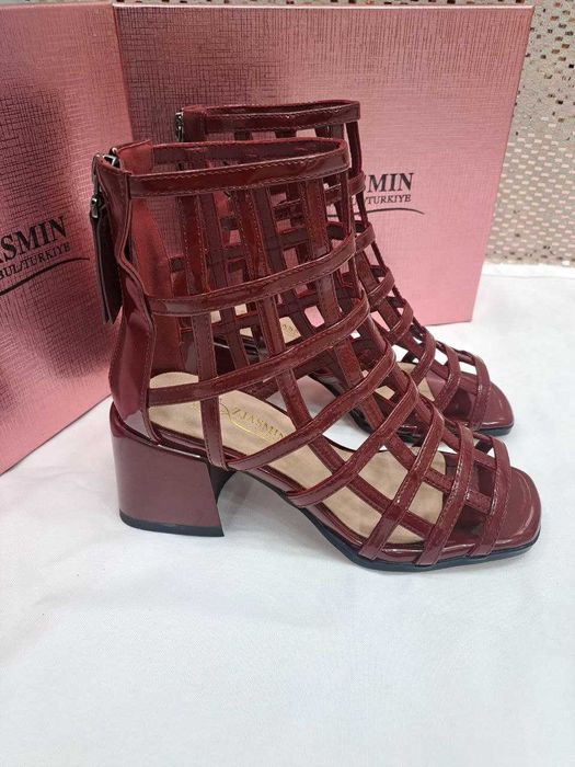 Женские босоножки. Производство: Турция. Превосходное качество.