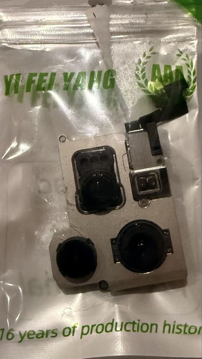 Оригинална задна камера iphone 16 pro max - ultra wide и telephoto работещи