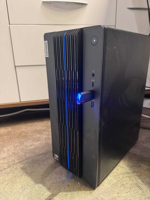Гейминг Компютър + Мишка и Клавиатура RAZER | 32 RAM | CPU AMD Ryzen 7 5700G | AMD Radeon RX 6600