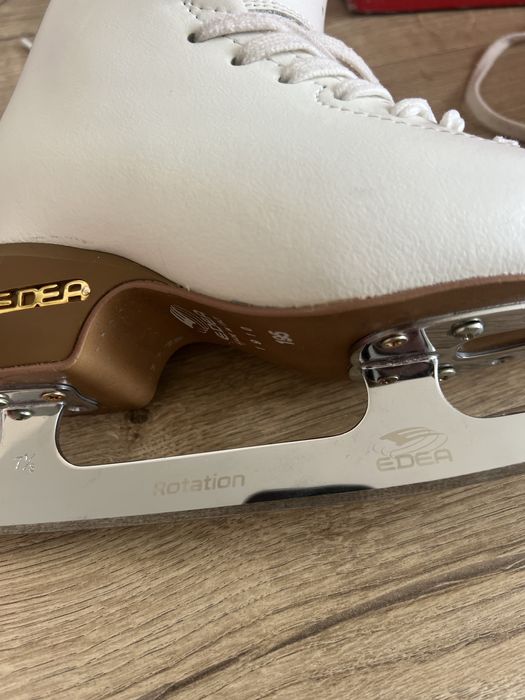 Продам Коньки edea Motivo 195