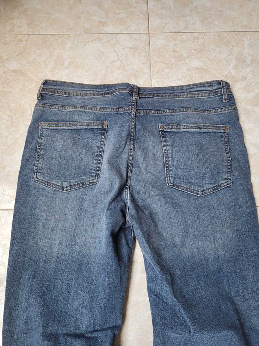 Продавам дънки чисто нови