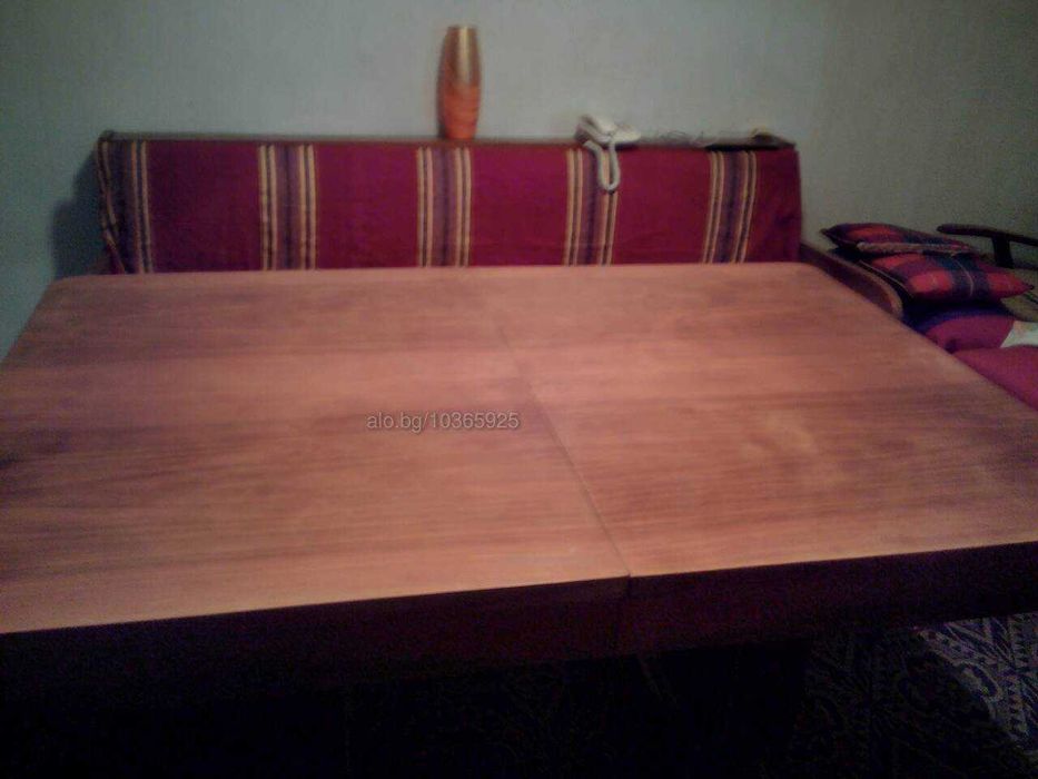 продавам 2 броя легла и 2 фотьойла всеки по 50 лв. на колелца