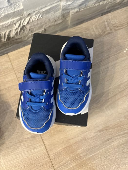 Adidasi Adidas marimea 23