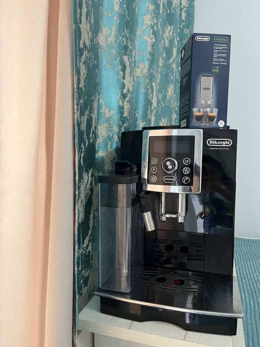 Espressor Delonghi Cappuccino impecabil+decalcifiant cadou pt 6 luni