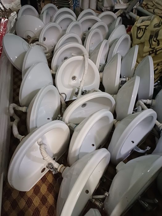 Продаётся Ванна Унитаз Раквня