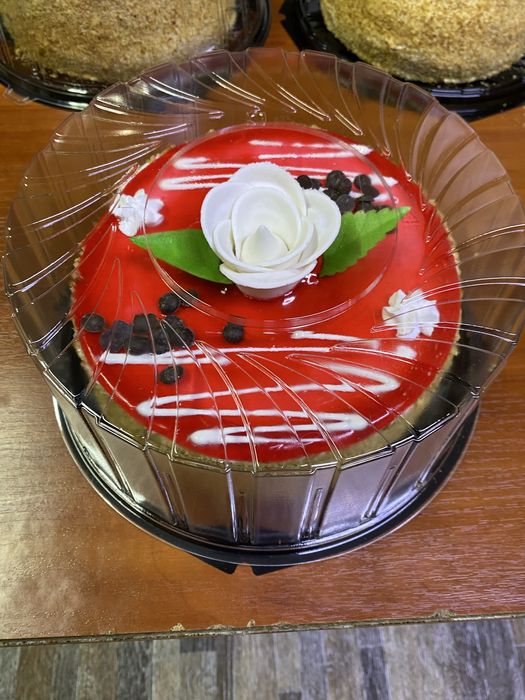 Торты оптом к весениму празднику 8 марта