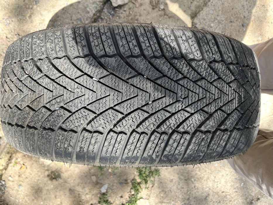 Зимняя резина 215/45 R17