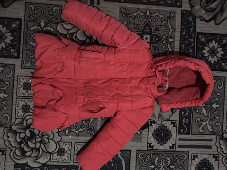 Куртки на девочку 5000