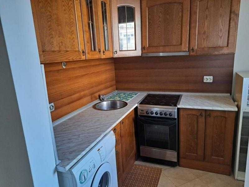 Напълно обзаведен двустаен апартамент в Славейков