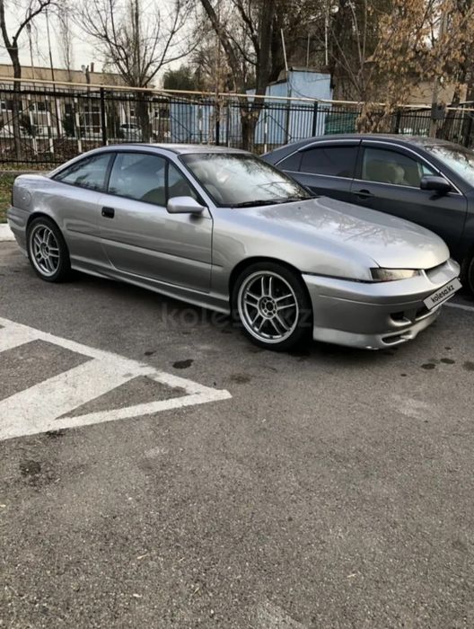 Опель калибра.()