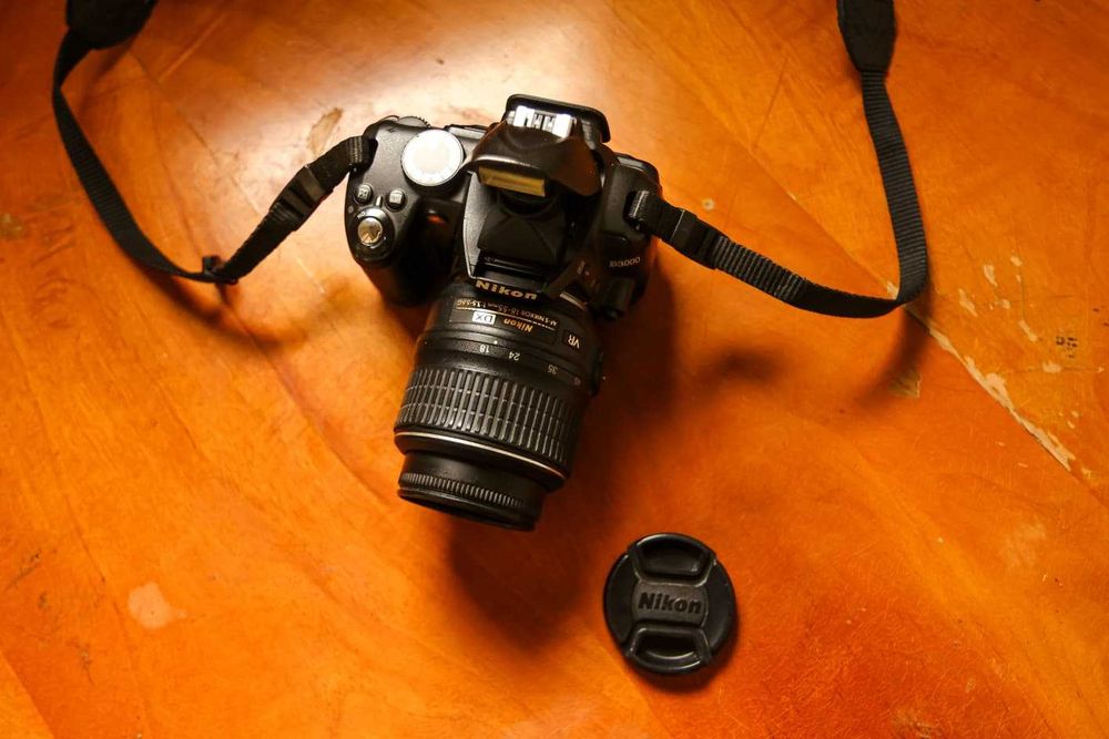 Aparat foto DSLR Nikon D3000