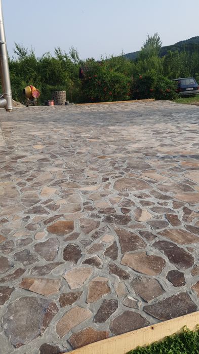 Pavaj din piatra naturala decorativa