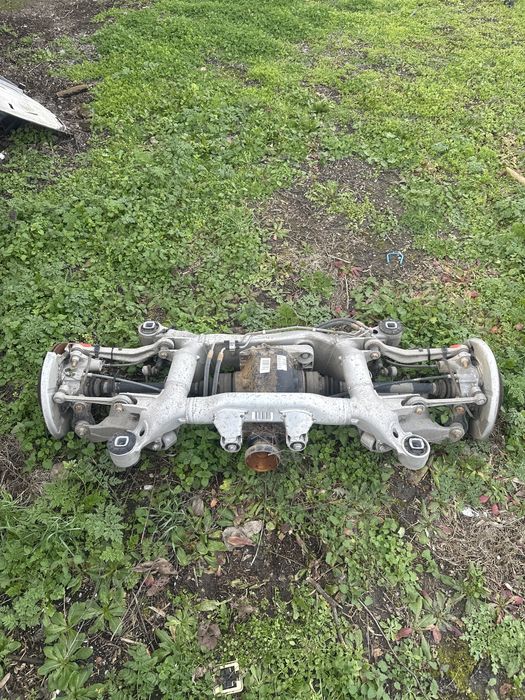 Заден мост за bmw e60/61 година на производство 2003година