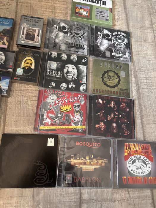 Lot/Bundle Hip-Hop Rock Metal Romanesc-Din Afara : Parazitii , Bug Mafia , Cheloo , Ombladon ,Omul Cu Sobolani ,Racla etc