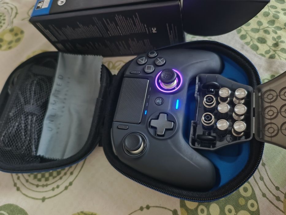Nacon Revolution Unlimited Pro Controller - PS4/ PC - Nou!