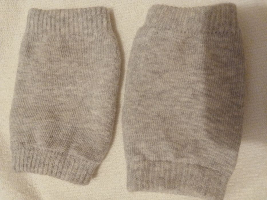 Genunchere bebe groase