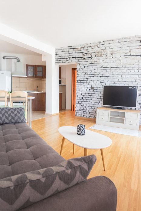 Тристаен апартамент под наем в жк. Тракия