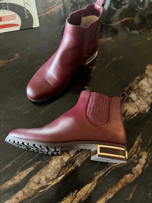 Продавам дамски боти от естествена кожа на Michael Kors като нови