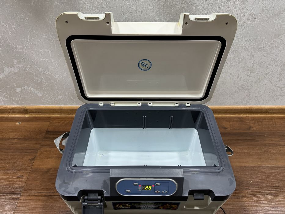 Минихолодильник в хорошем состоянии