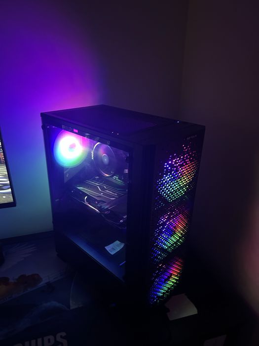 PC Gaming Ryzen 5 3500X | RX 6600 8GB | 32GB RAM | SSD NVMe 1TB | Windows 11 + Periferice